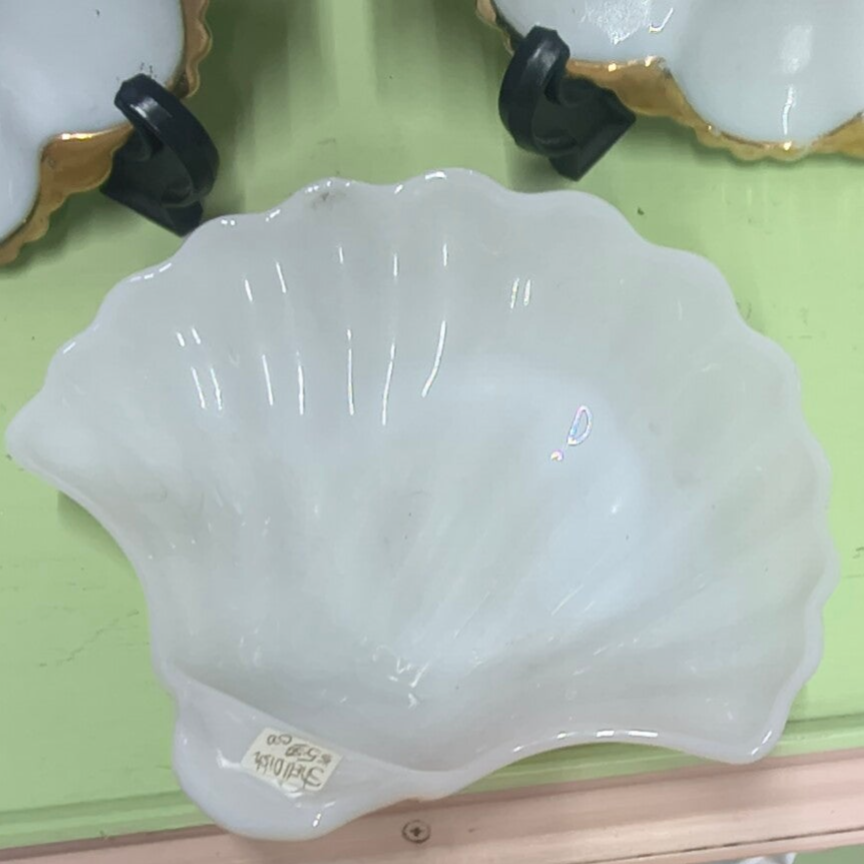 Vintage White Milk Glass Scalloped Sea Shell Trinket Dish