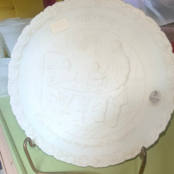Vintage 1976 Fenton Bicentennial Commemorative Collector Plate