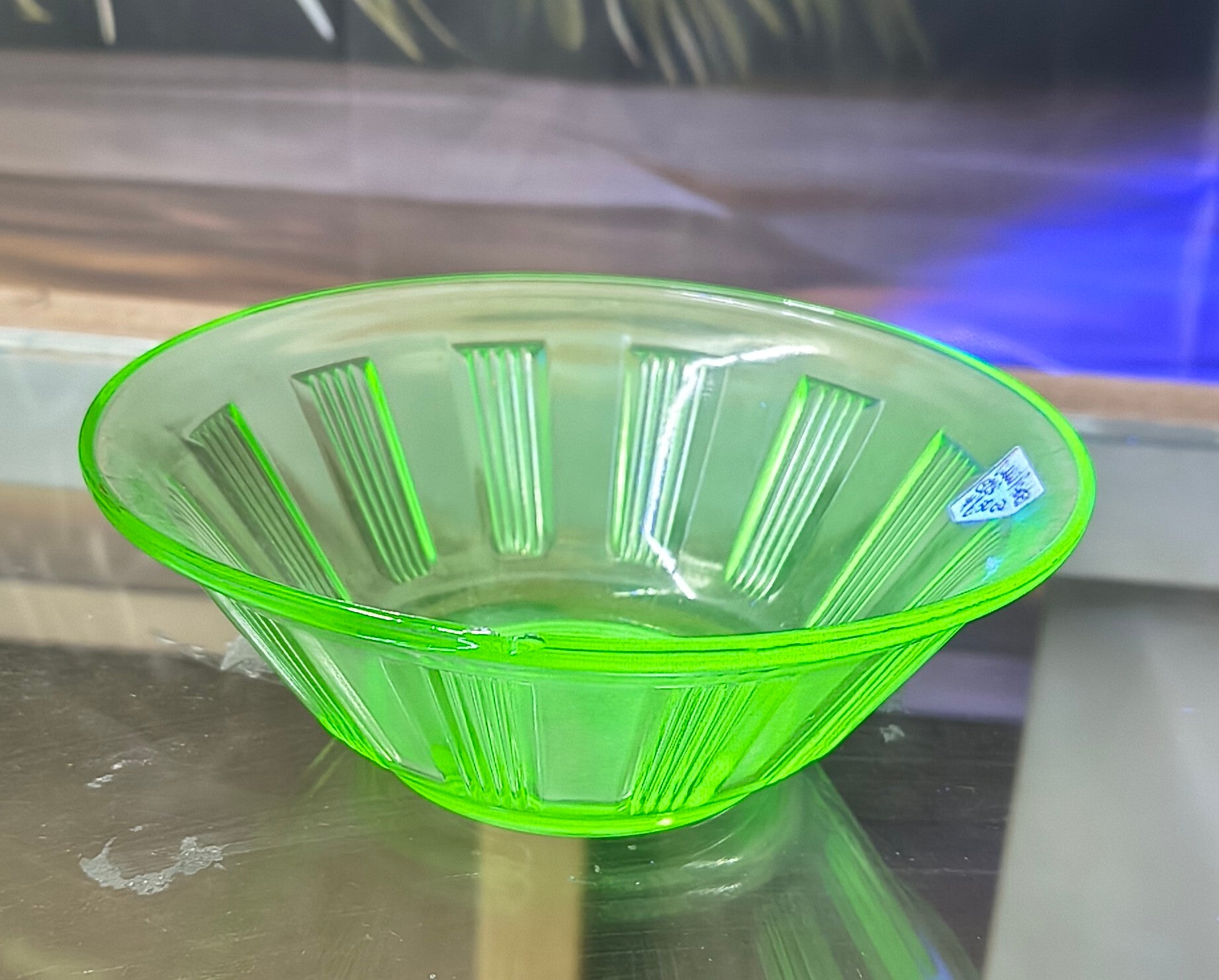 Authentic Uranium / Vaseline Green Depression Glass Cereal / Berry Bowl