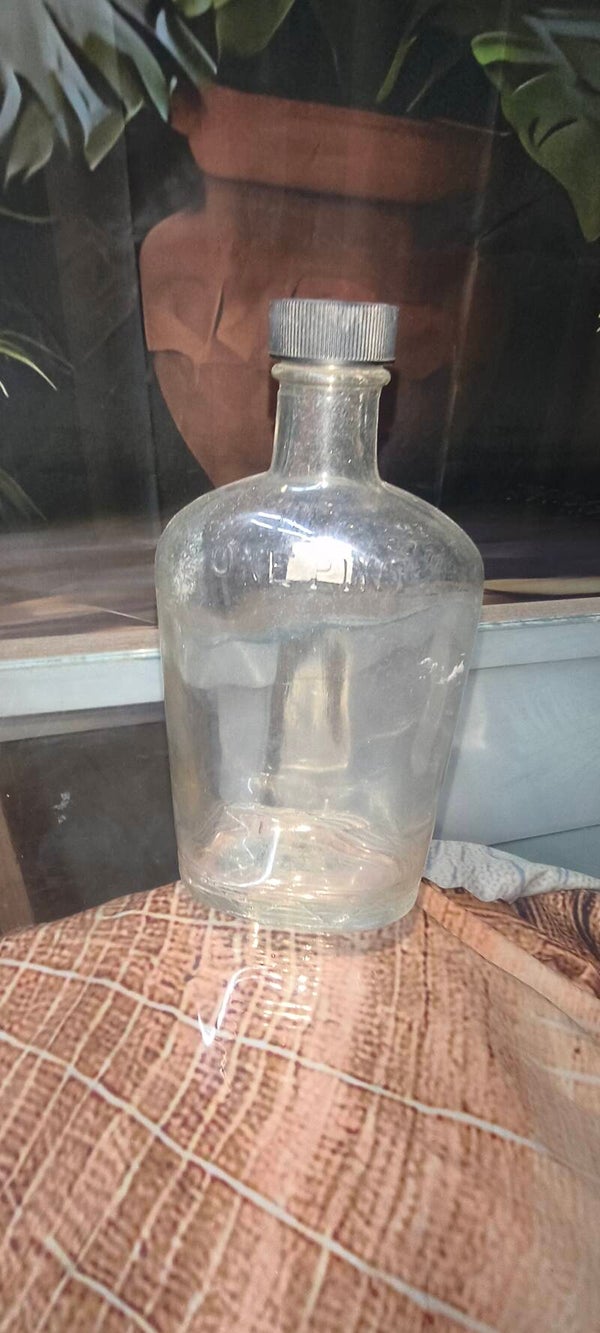 Vintage Embossed "ONE PINT" Clear Glass Liquor Flask Bottle