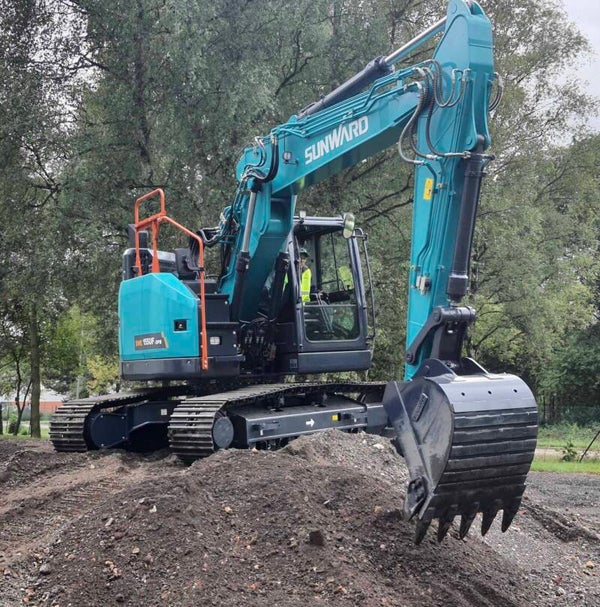 Sunward SWE 155UF-2PB (binnendraaier) | 15 ton