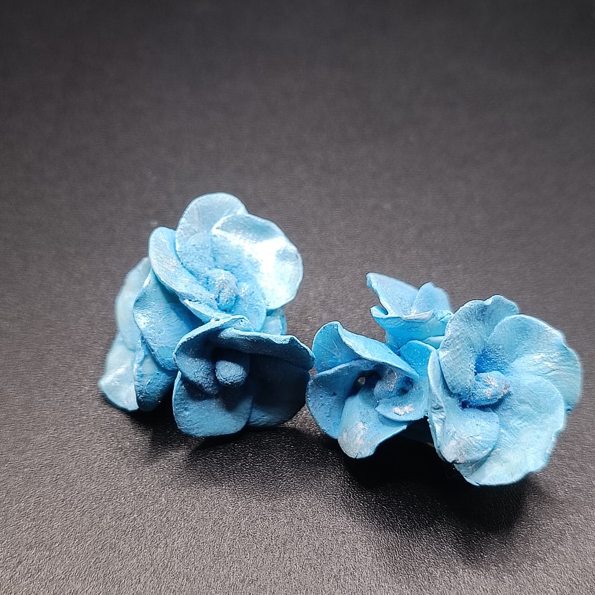 Boucles d'oreilles Clips "Hortensia Bleu Maya" en Cernit