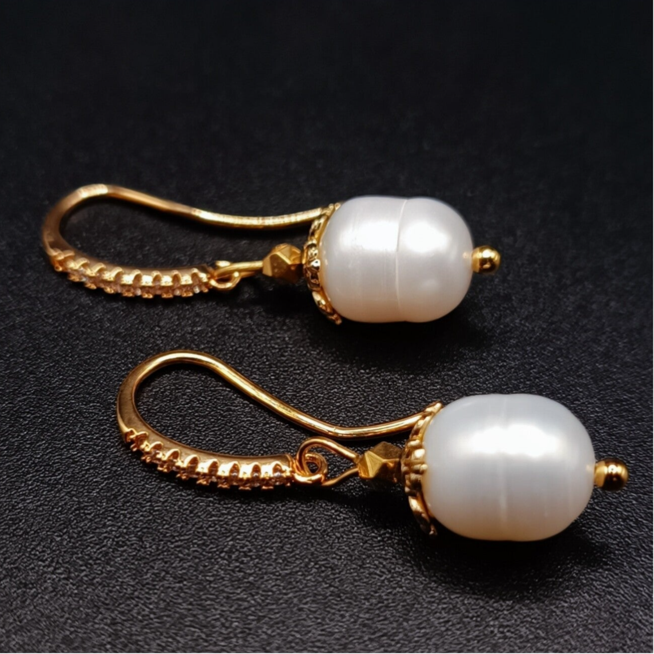 Boucles d'oreilles Crochets  en Nacre Blanche baroque Laiton