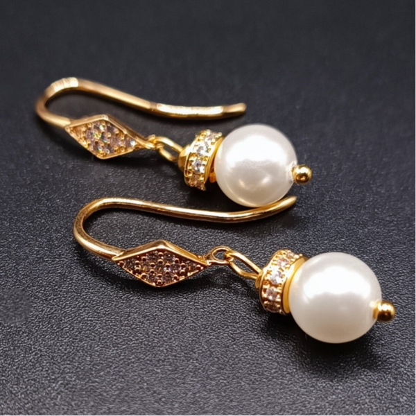 Boucles d'oreilles Crochets en Nacre Blanche baroque Laiton