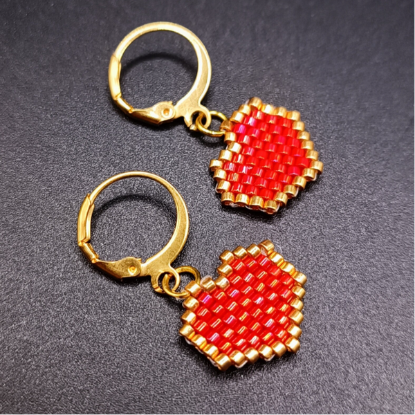 Boucles d'oreilles Rouge et Doré tissées Brick Stitch en Perles Miyuki Delica
