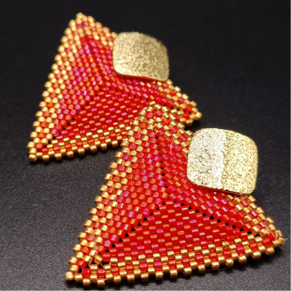 Clous d'oreilles Rouge et Doré tissées Brick Stitch en Perles Miyuki Delica