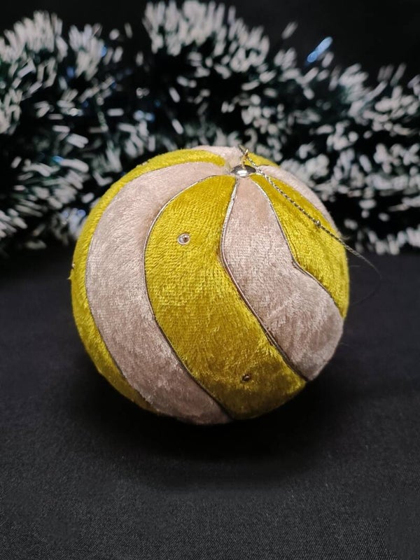 Boule de Noel  Artisanale Kimekomi 8cm  en velours Blanche & Jaune