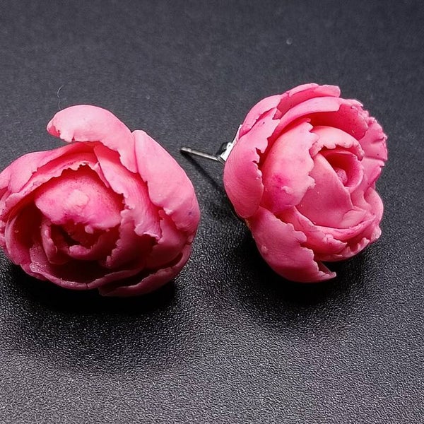 Boucles d'oreilles Clous Pivoine Rose en Cernit - pâte polymère