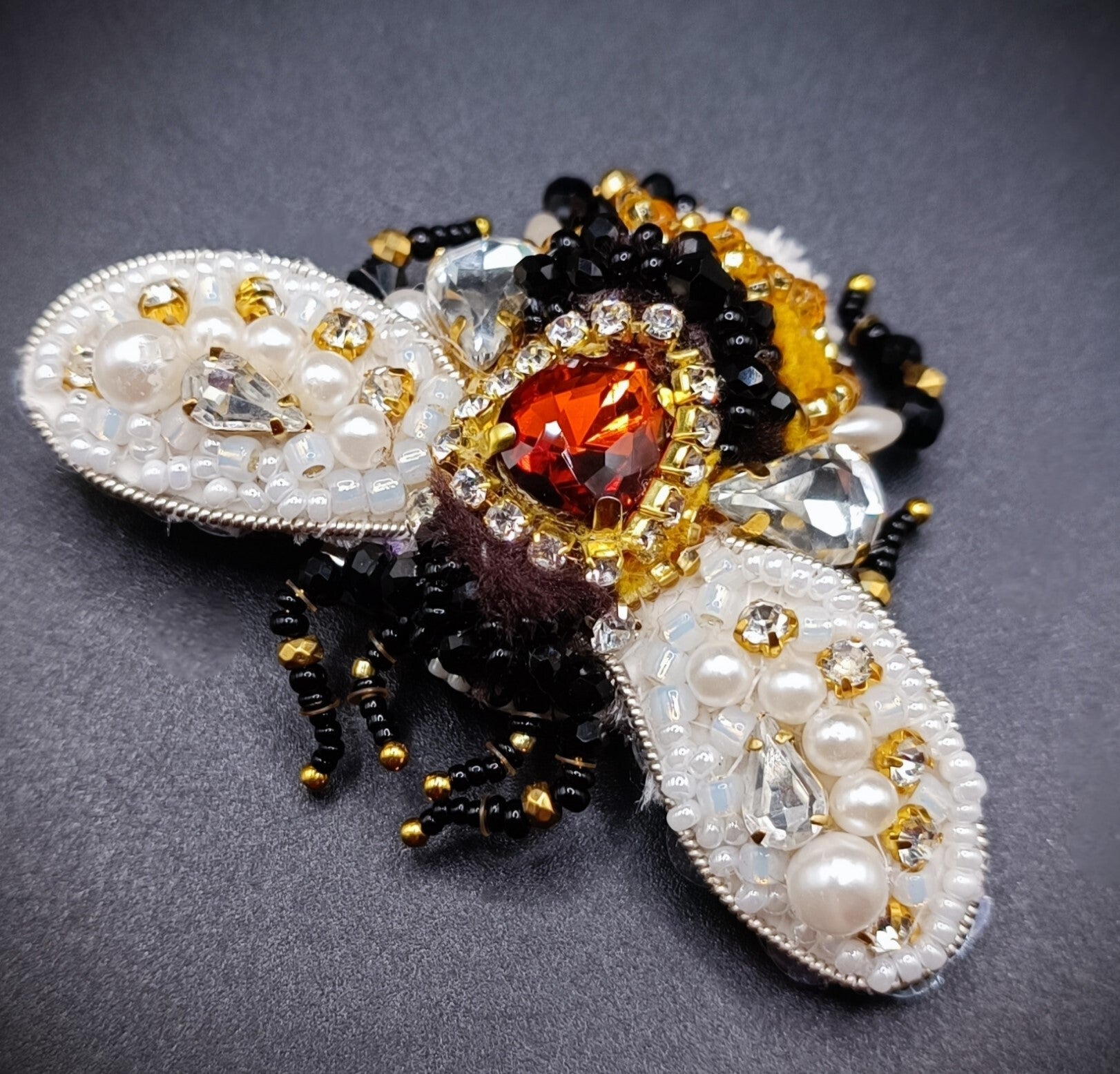 BROCHE  Abeille
