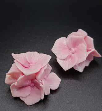 Boucles d'oreilles Crochet "Hortensia Cuisse de Nymphe" en Cernit - pâte polymère