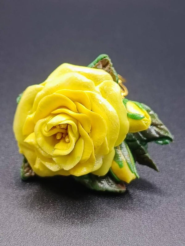 Bague ajustable "Rosier Celina" Jaune Claire en Cernit - pâte polymère
