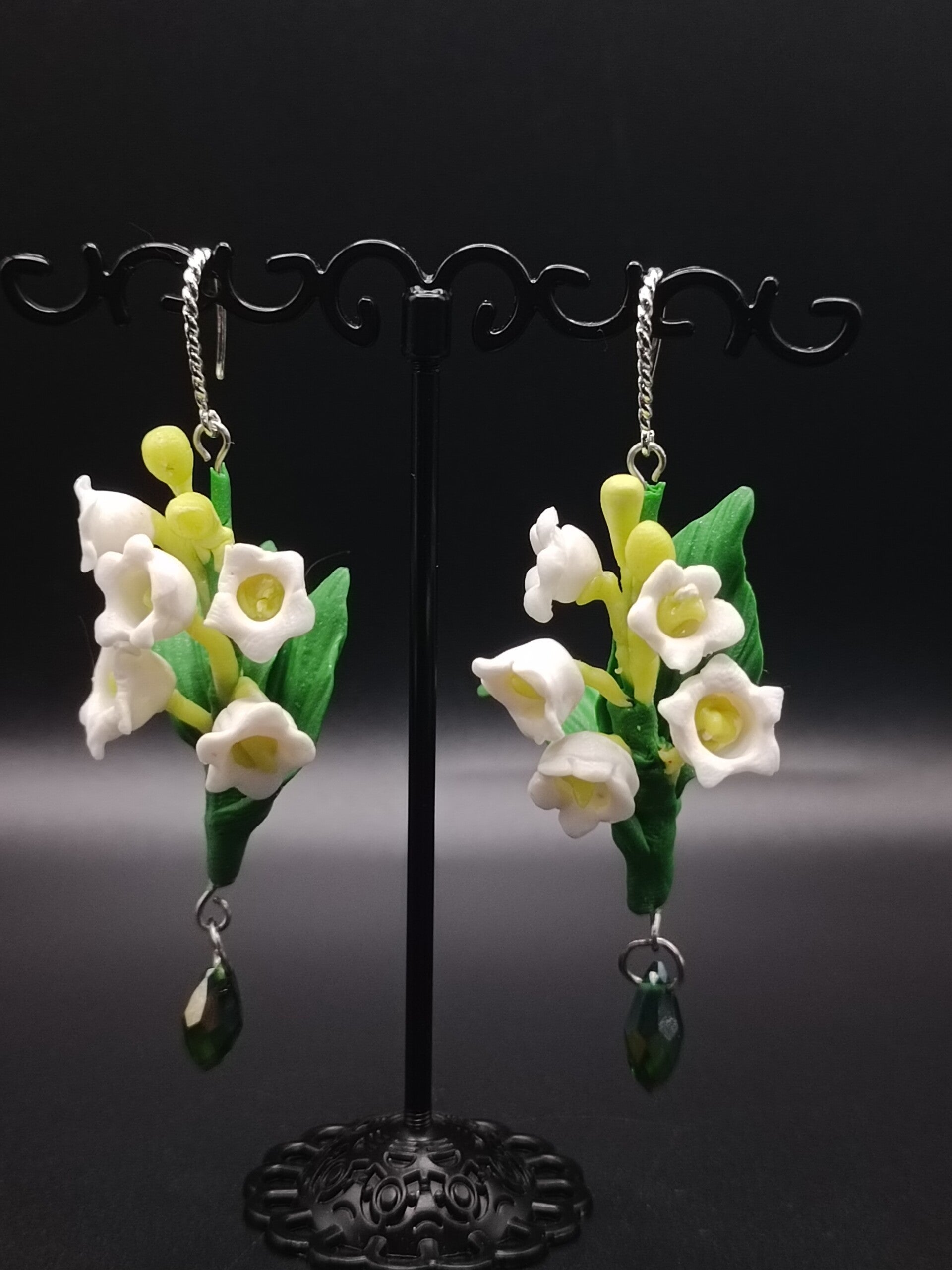 Boucles d'oreilles Crochets "Muguet" en Cernit - pâte polymère
