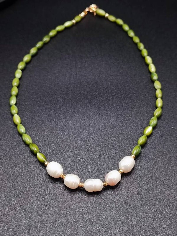 Ras de cou "Héra" en perles de Coquillage et Nacre Blanche