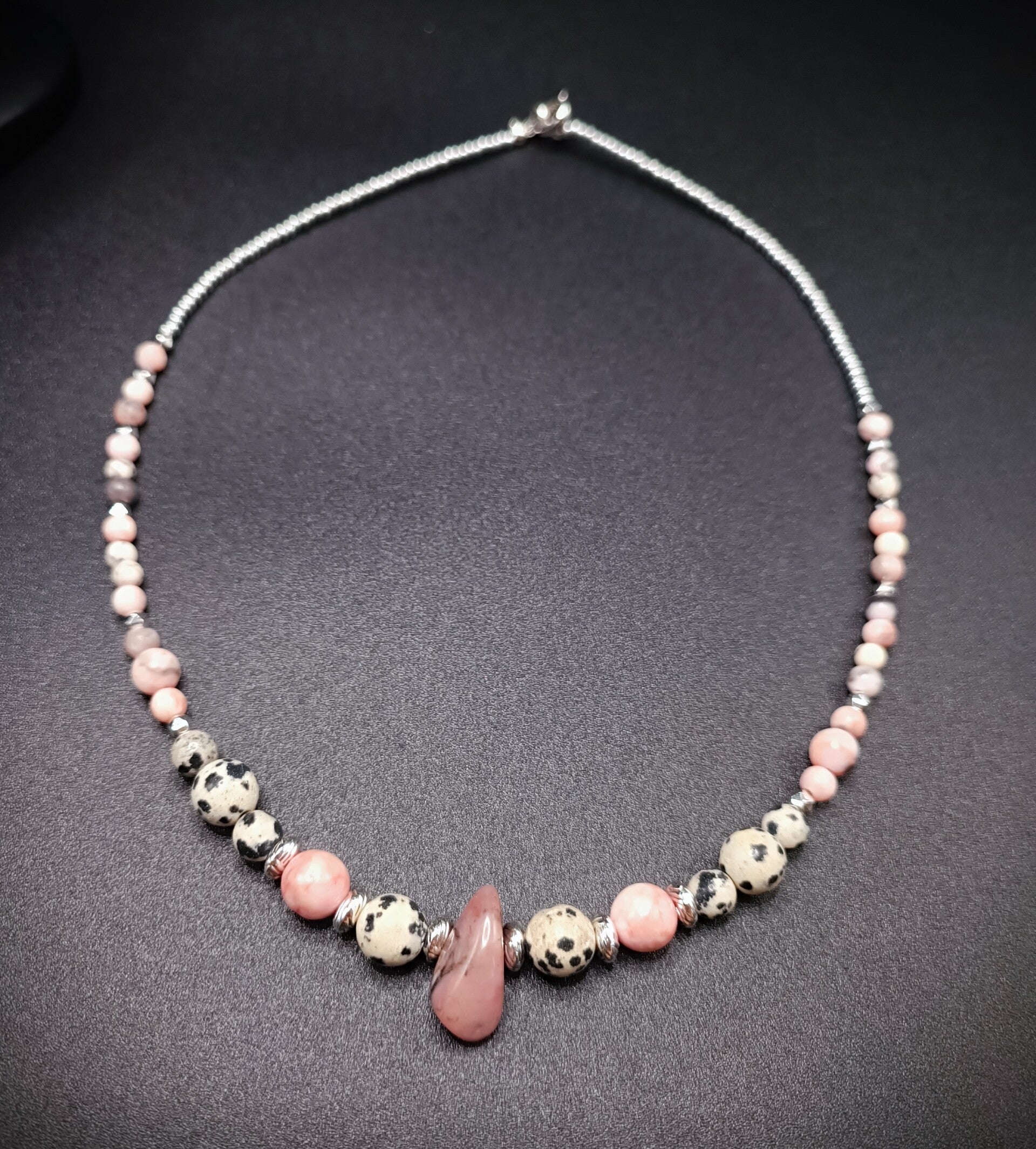 Ras de cou "Aphrodite" en Rhodonite & Jaspe Dalmatien
