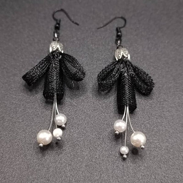 Boucles d'oreilles Crochets en Tubes en Nylon & Perles Nacrées