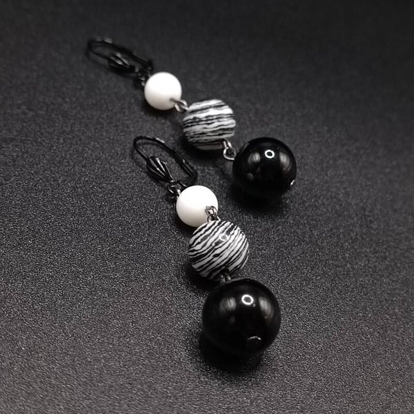 Boucles d'oreilles Dormeuses en Jaspe Zebre, Onyx, Agate Blanche