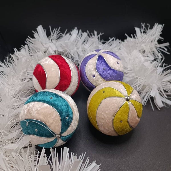 Coffret de cadeaux de Noel-Boules Kimekomi en velours Blanc & Rouge & Verte & Violet