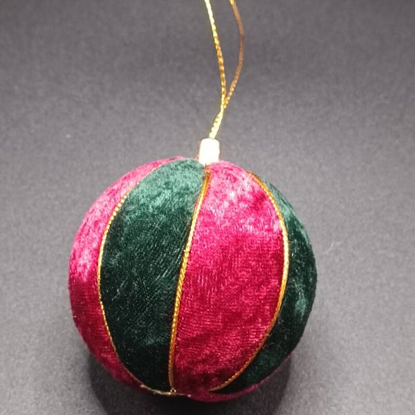 Boule de Noel Artisanale Kimekomi en velours Rouge & Vert