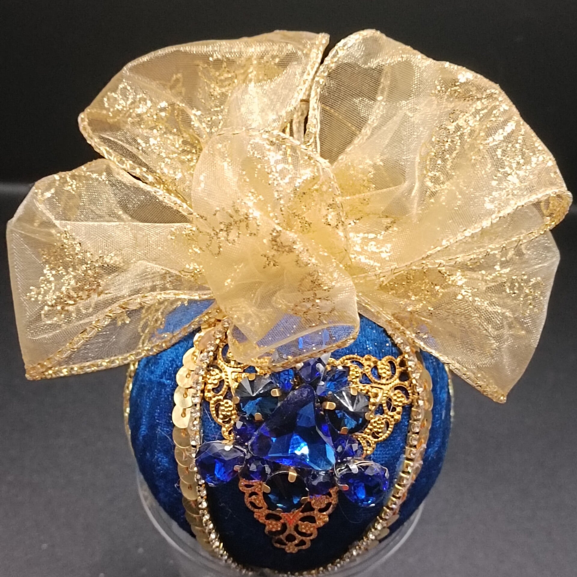 Boule de Noel Artisanale en velours Bleu Décorées de filigrane & cristaux