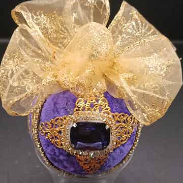 Boule de Noel   Artisanale 8cm en velours  Violet Boule de Noel   Artisanale 8cm en velours  Verte Décorées de filigrane & cristaux