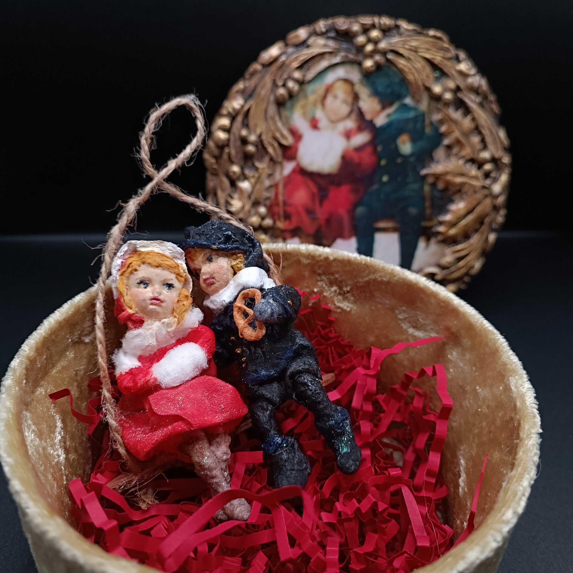 Coffret de cadeau - Couple d'amoureux - Figurines Artisanales de Noel