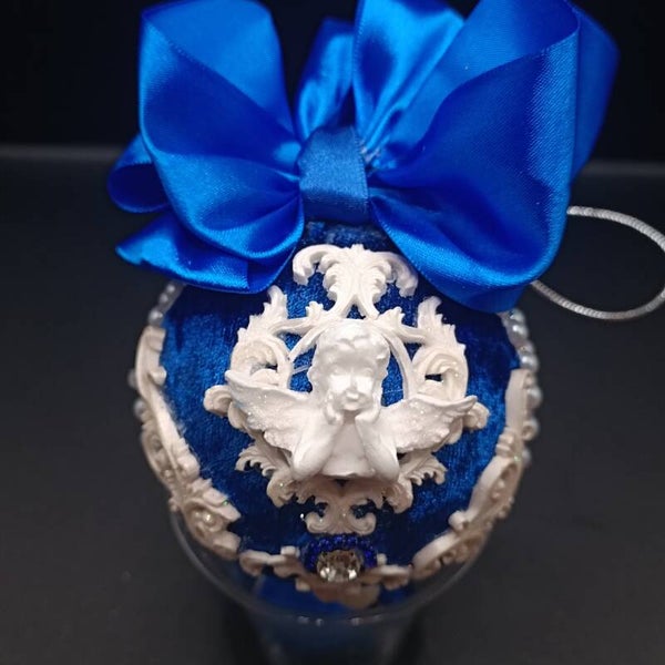 Boule de Noel Artisanale en velours Bleu Royal décorées de moulures d'art