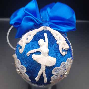 Boule de Noel  Artisanale 8cm  en velours  Bleu Royal décorées de moulures d'art