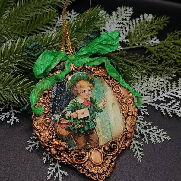 Ornement Vintage, Médaillon Retro Noel Artisanal décoré en découpage & moulures d'art