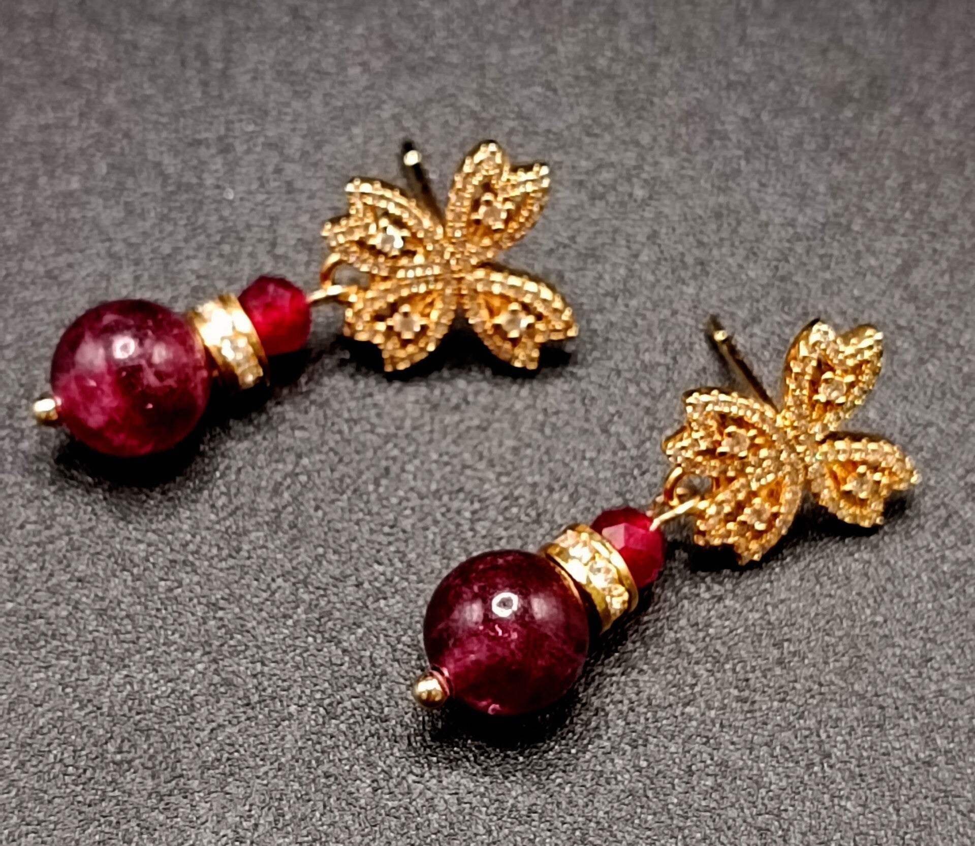 Boucles d'oreilles  Clous  en Grenat