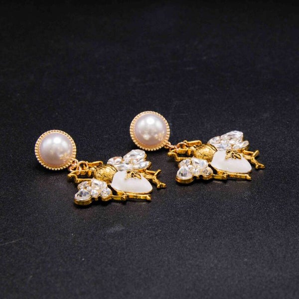 Boucles d'oreilles Clous en Nacre, Zircons et laiton