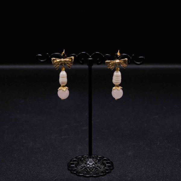 Clous d'oreilles en Perles de Nacre et quartz rose facetté