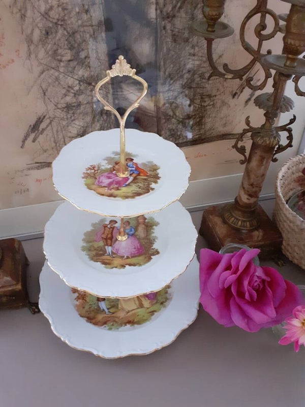Très Joli Presentoir à Gateaux" fragonard", Porcelaine allemande