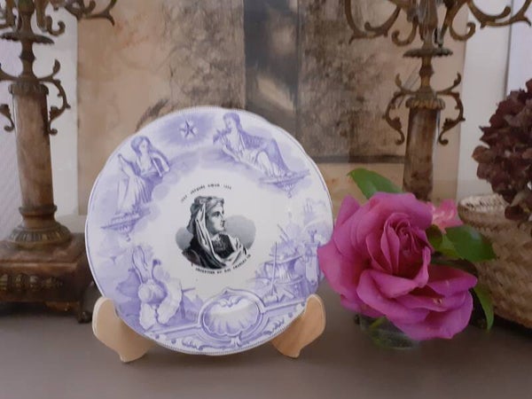 Jolie assiette illustrée , manufacture de choisy le roi