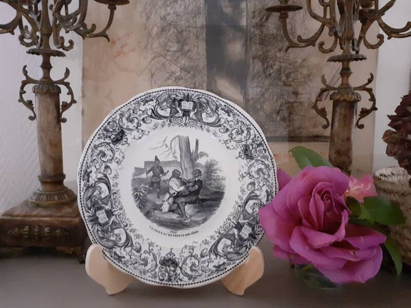 Jolie Assiette illustrée, manufacture de Creil et Montereau