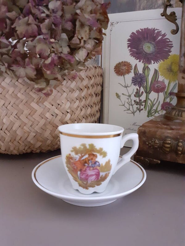 Jolie Tasse à café et soucoupe ,motif"Le Bouquet" fragonard, vintage, en porcelaine de limoges