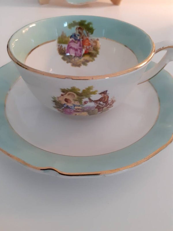 Tasse à Thé  et soucoupe" Le Musicien"  Fragonard, vintage , manufacture de Saint-Amand