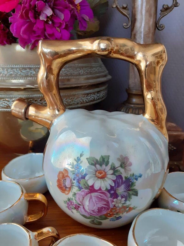 Joli petit service a liqueur porcelaine de Limoges