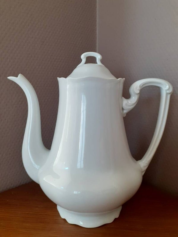 Jolie theiere blanche limoges