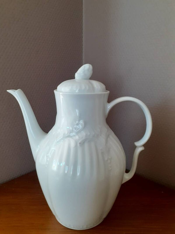 Theiere motif floral en relief porcelaine limoges