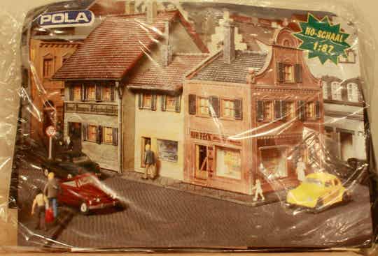 Pola HO 133 Stads straatje van 3 huizen