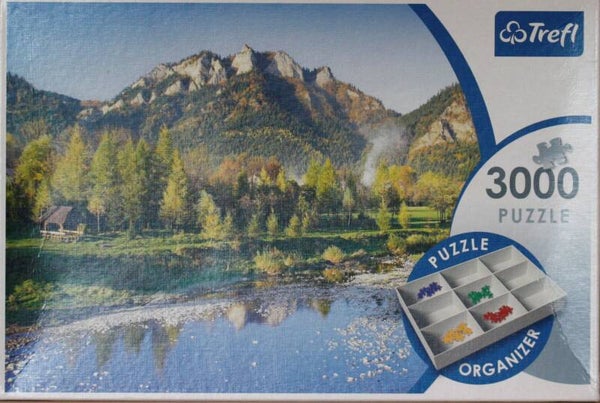 Trefi Hut bij de rivier 3000st