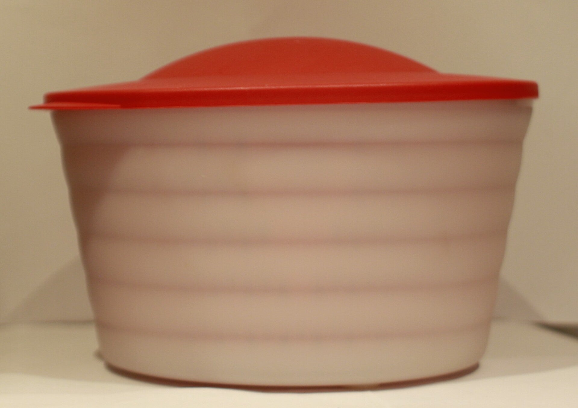 Tupperware B-217 Sla slinger