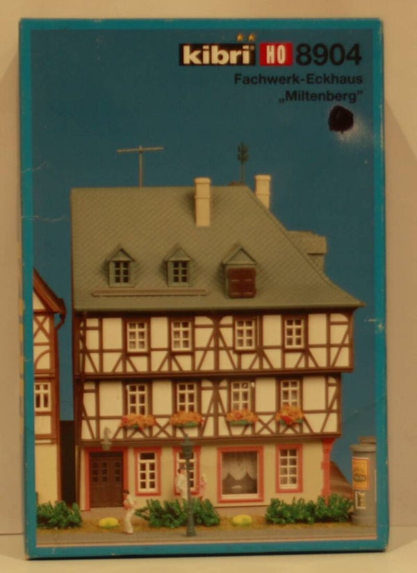 Kibri Ho 8904 vakwerk hoekhuis Miltenberg