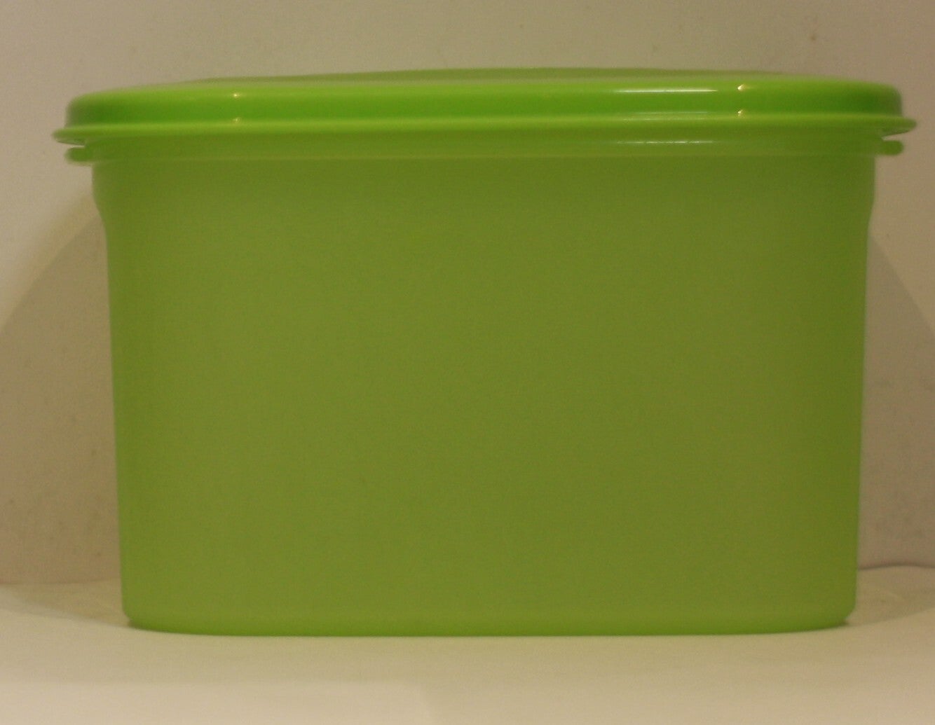 Tupperware Opbergdoos met volume deksel 1.9 l