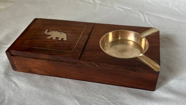 Askkopp med cigarettförvaring