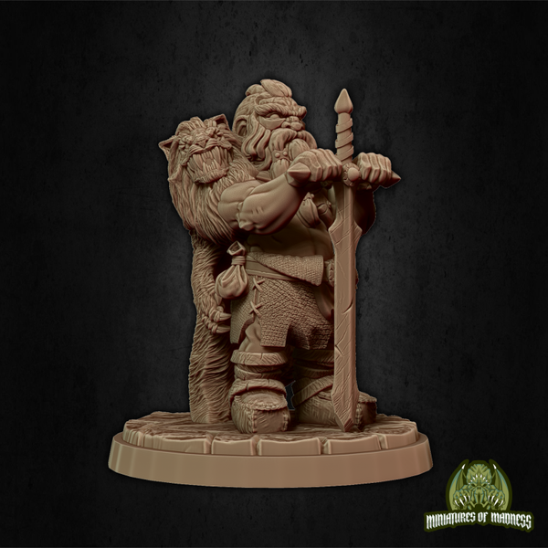 Hold My Dwarf - Lomli Longclaw - 32mm - by Miniatures of Madness