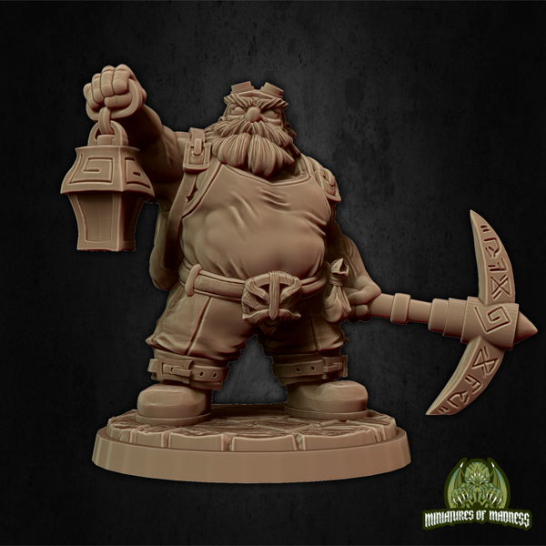 Hold My Dwarf - Rufus Breakrock - 32mm - by Miniatures of Madness