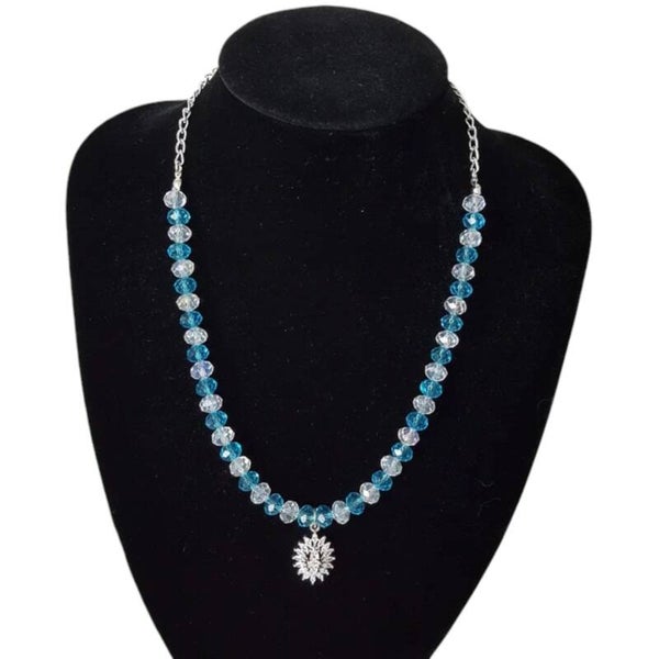 Ketting zilver met wit en turquoise kralen en strass hanger