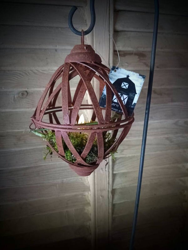 125070 rusty ornament