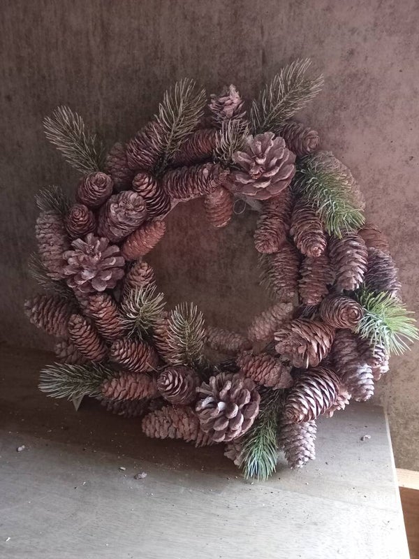 700001 nature krans met denneappels 30 cm